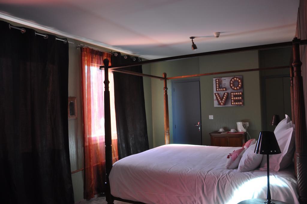 Hotel - Restaurant Le Moulin De Villiers Nouan-le-Fuzelier エクステリア 写真