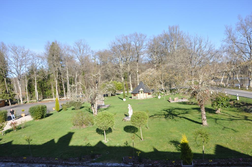 Hotel - Restaurant Le Moulin De Villiers Nouan-le-Fuzelier エクステリア 写真